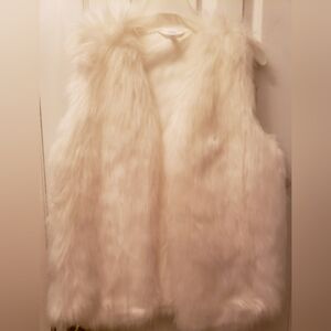 Time and True White Long Hair Faux Fur Vest Satin Lines, M, Brand New NWT